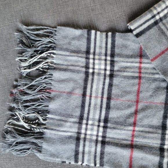 V.Fraas Women's Gray & Black Cahmink Tartan Pattern Design Fashion Scarf - Picture 9 of 10
